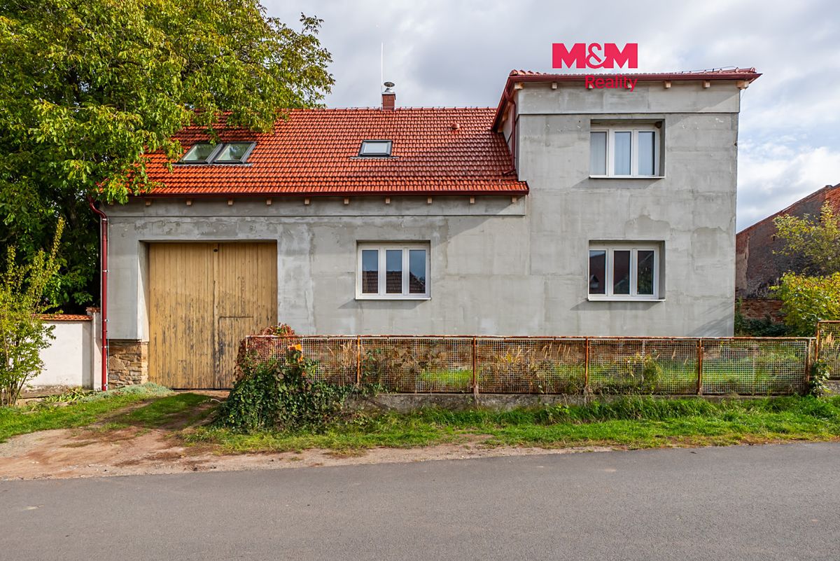 Prodej rodinného domu 169 m², pozemek 1807 m²