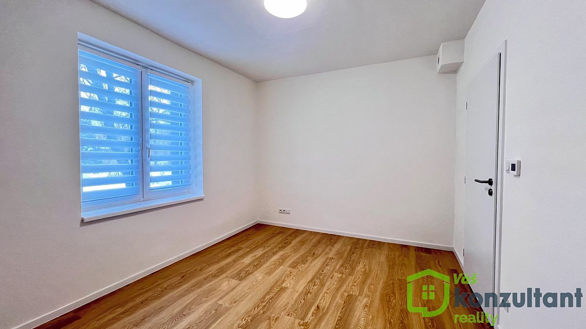 Pronájem bytu 2+kk 45 m² – fotografie 3