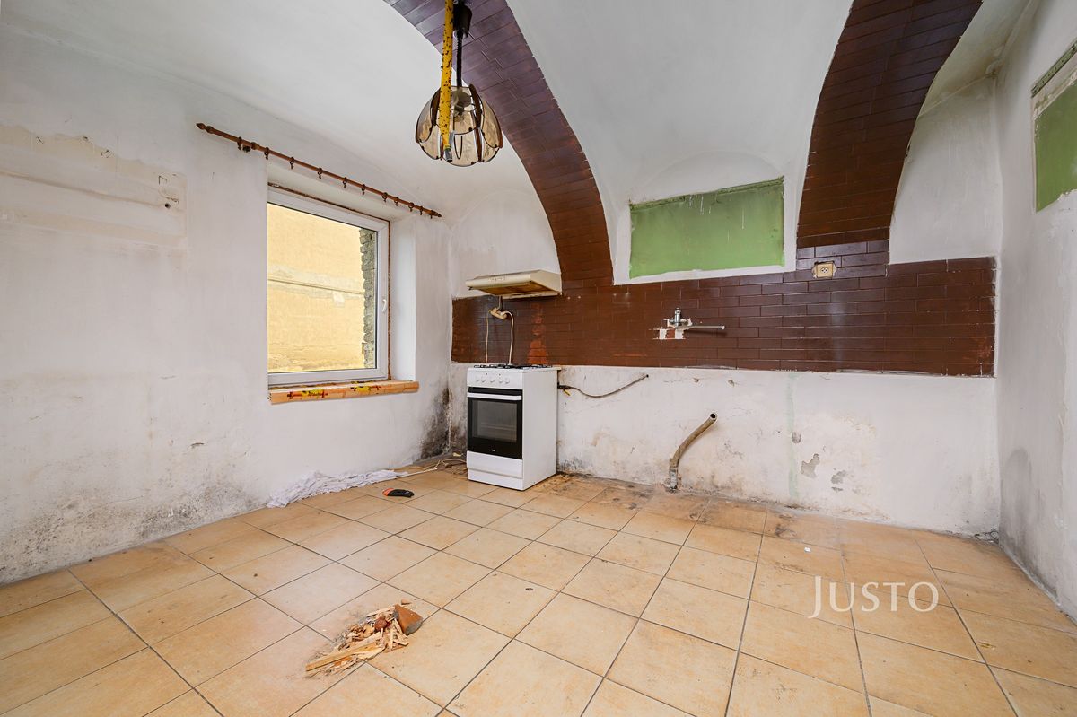 Prodej rodinného domu 230 m², pozemek 906 m² – fotografie 5
