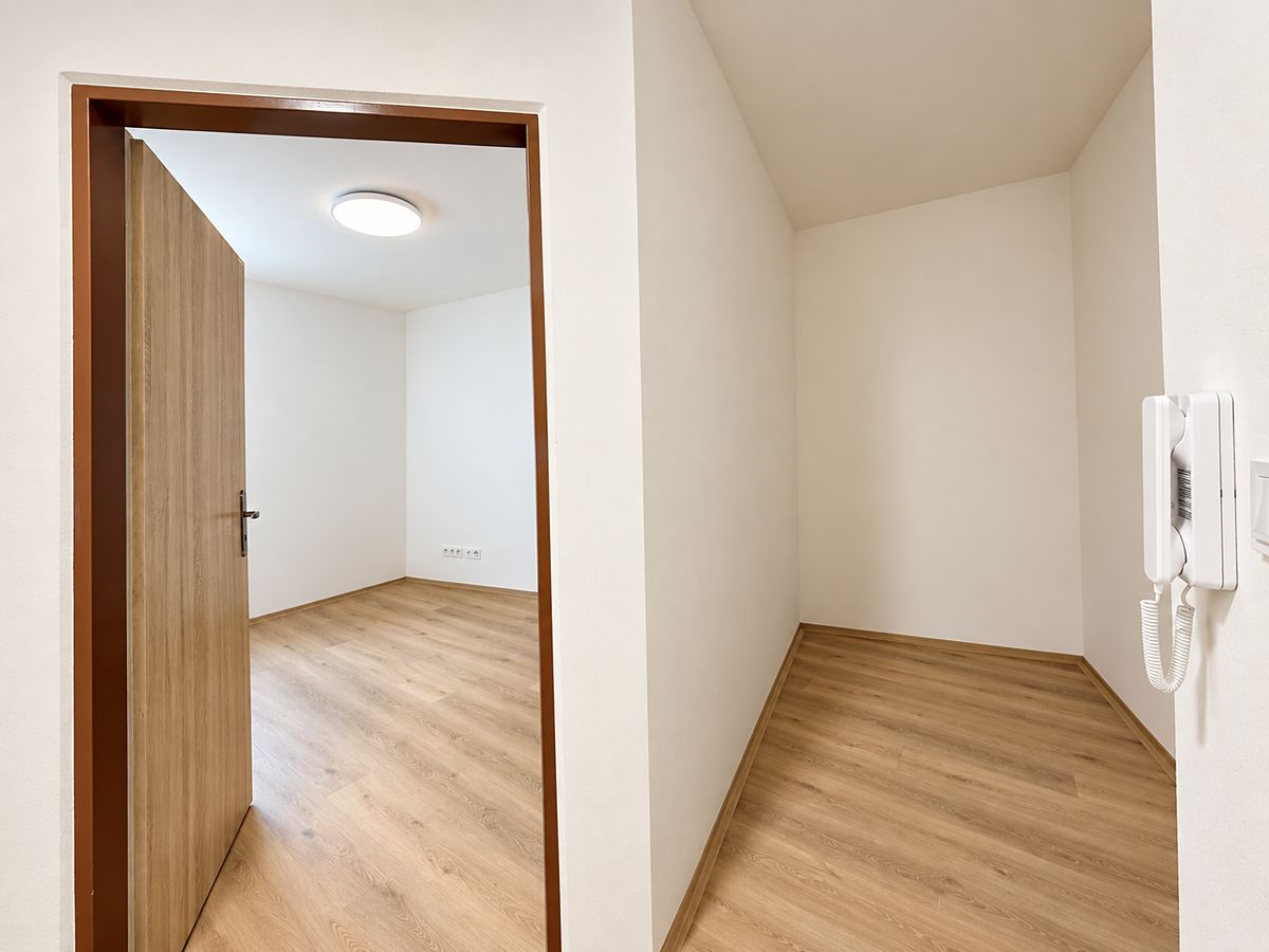 Pronájem bytu 2+1 45 m² – fotografie 5
