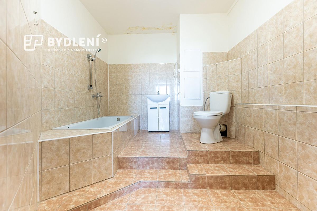 Pronájem bytu 3+1 68 m² – fotografie 3