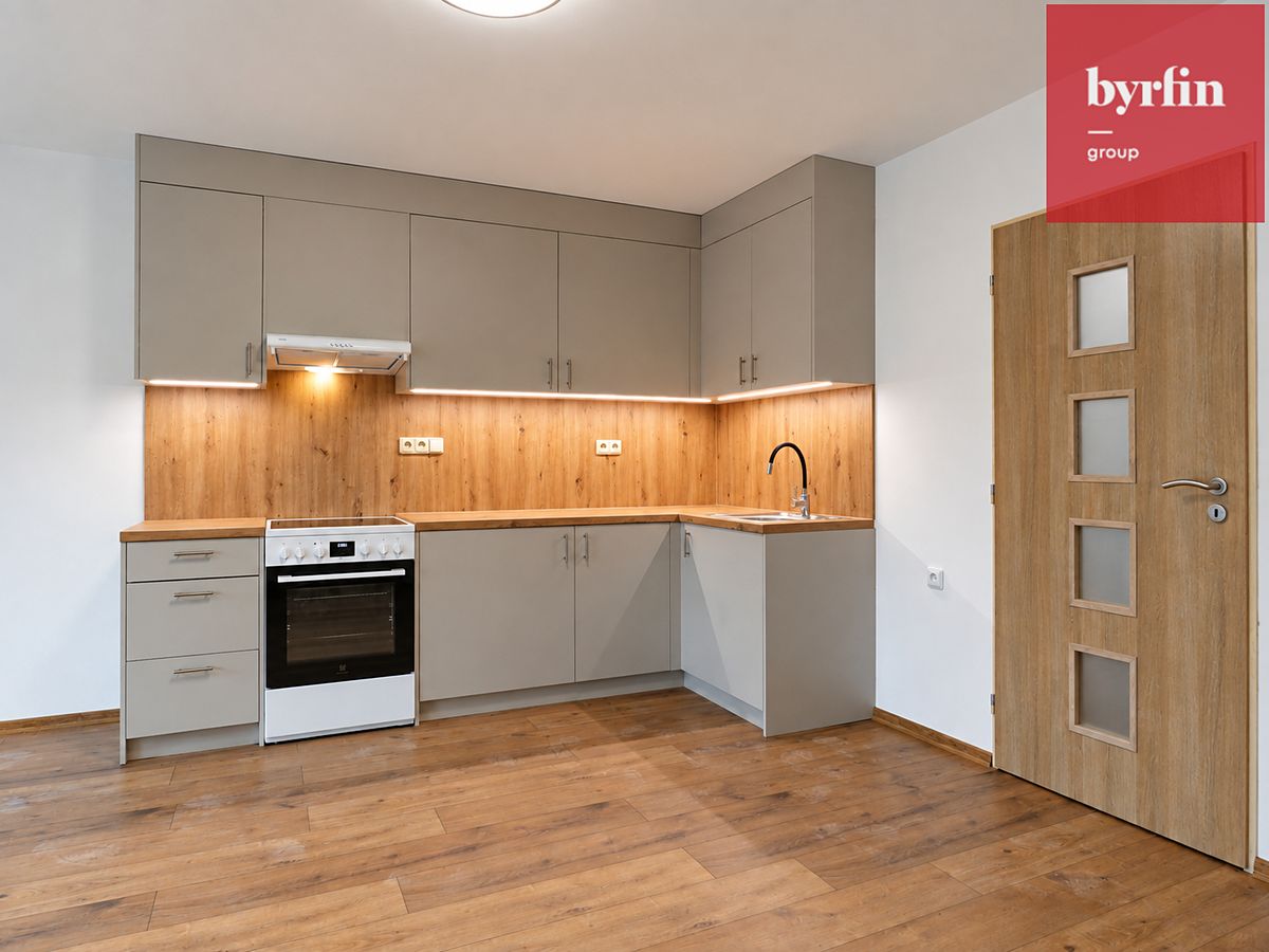 Pronájem bytu 1+kk 38 m²