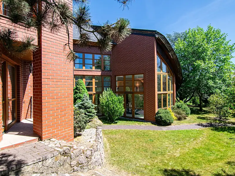 Prodej vily 560 m², pozemek 2497 m², Černošice – náhled fotky 2