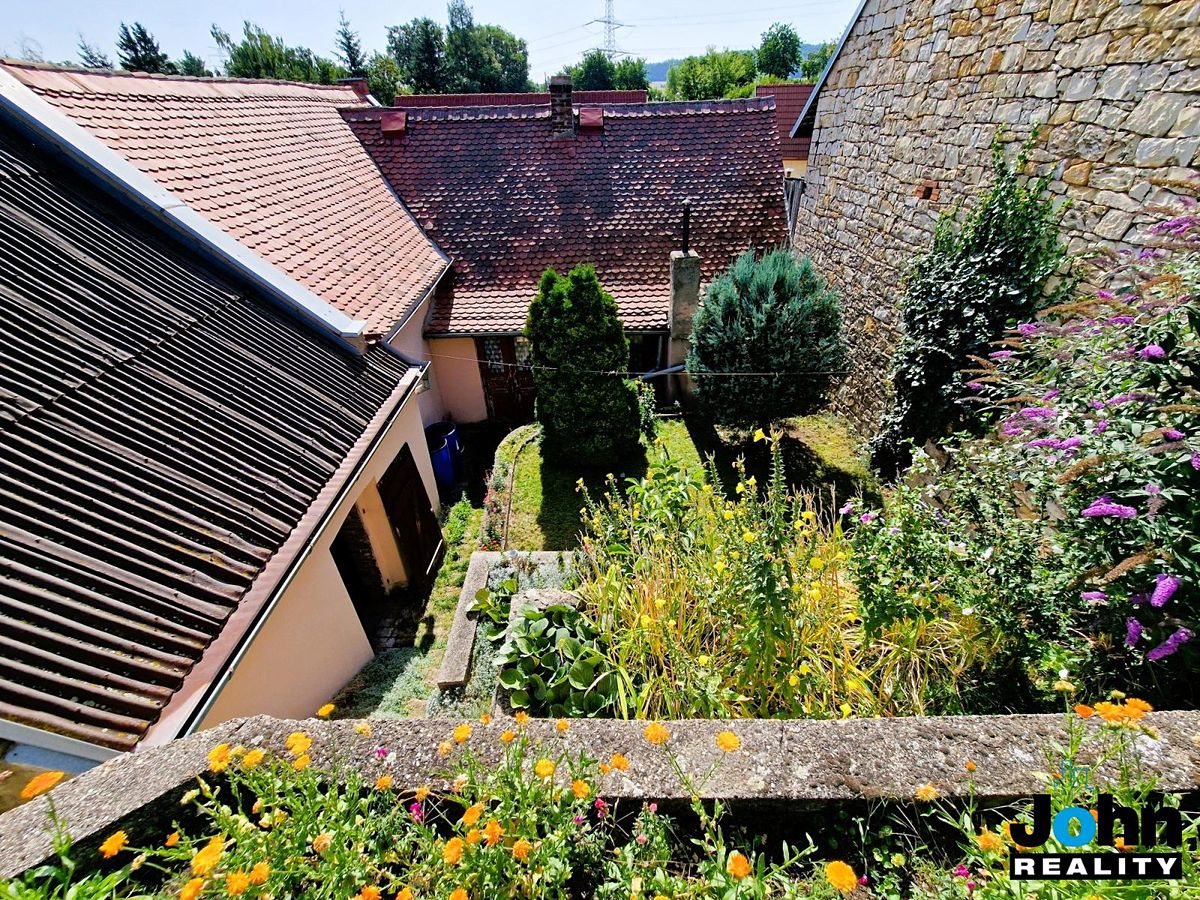 Prodej rodinného domu 100 m², pozemek 570 m² – fotografie 2