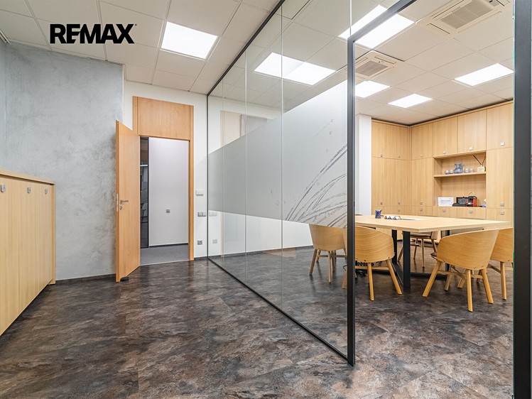 Pronájem komerčního prostoru, 63 m² (8 z 21)