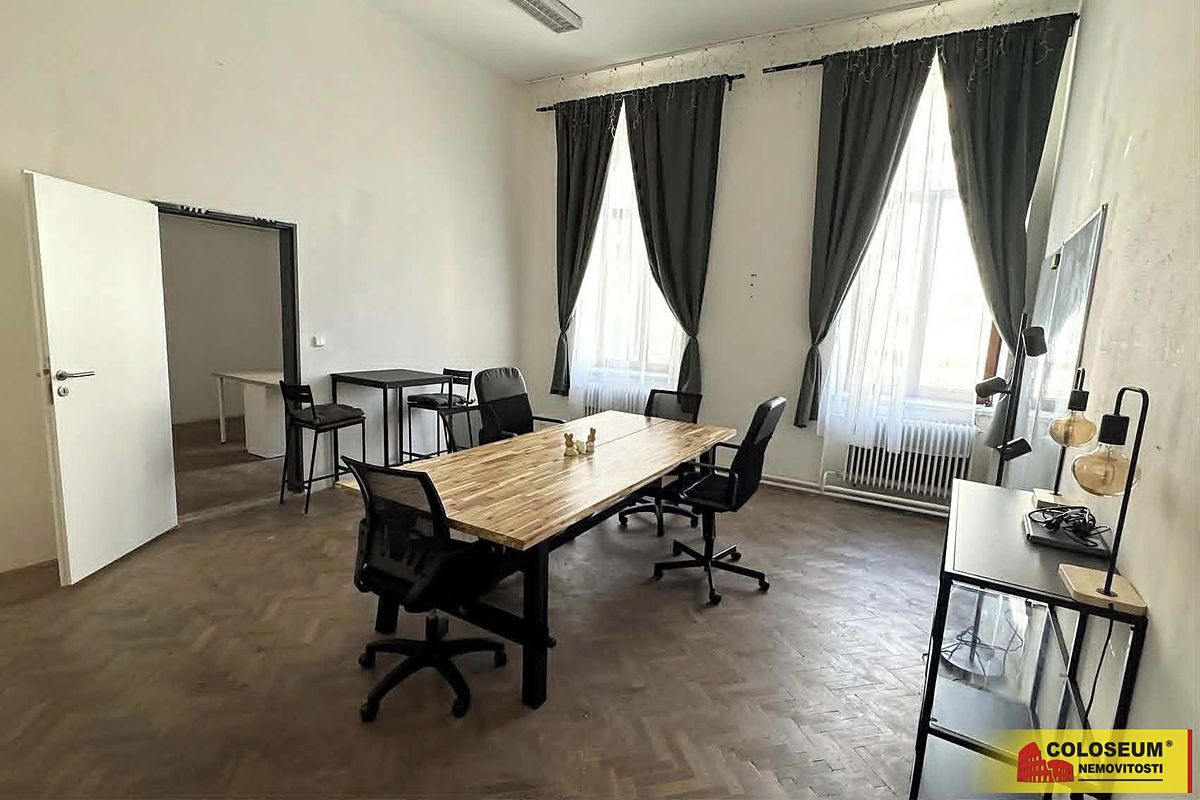 Pronájem kanceláře 99 m² – fotografie 3