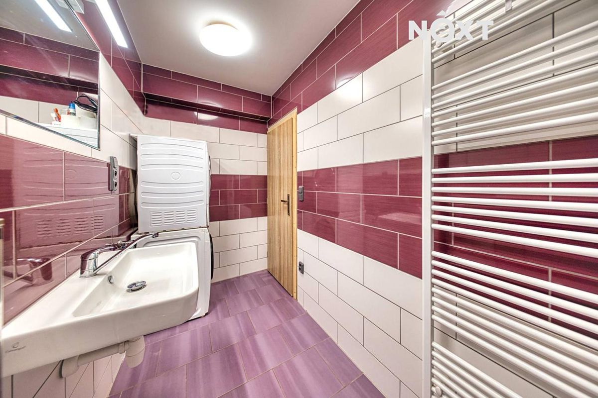 Prodej rodinného domu 140 m², pozemek 902 m² – fotografie 3