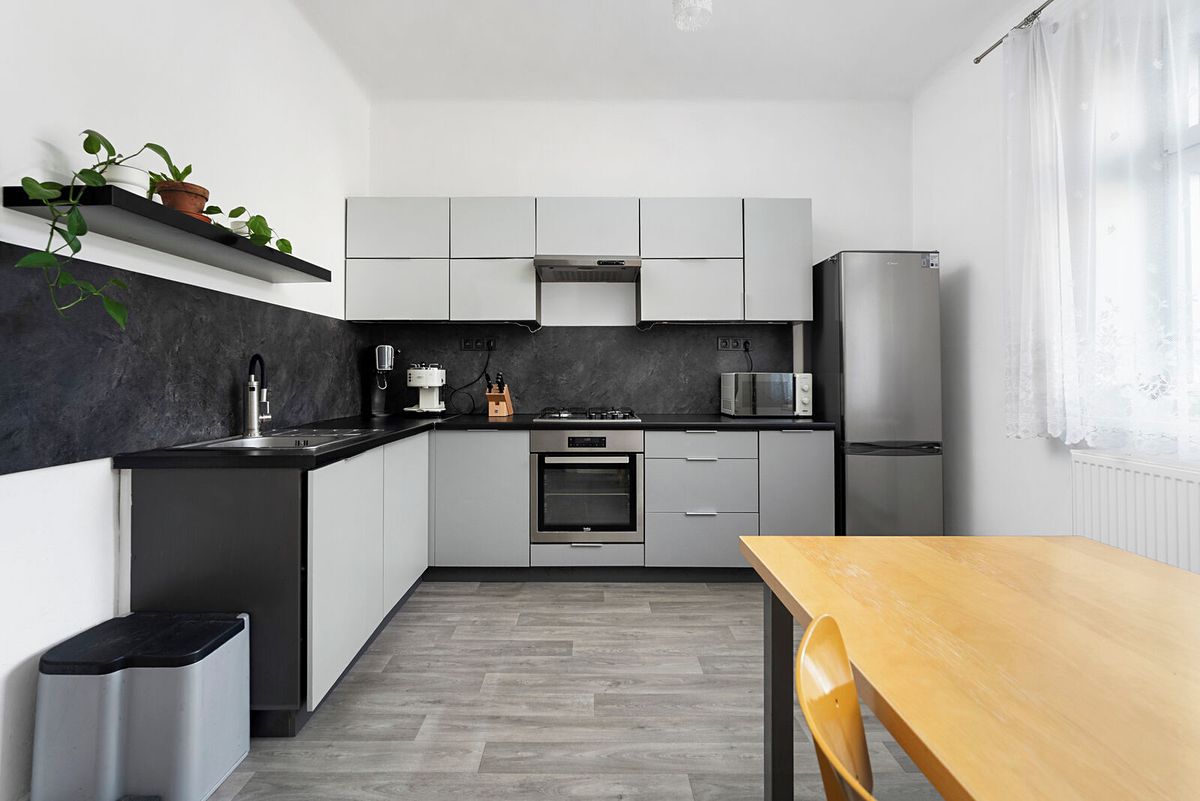 Prodej rodinného domu 188 m², pozemek 228 m² – fotografie 2