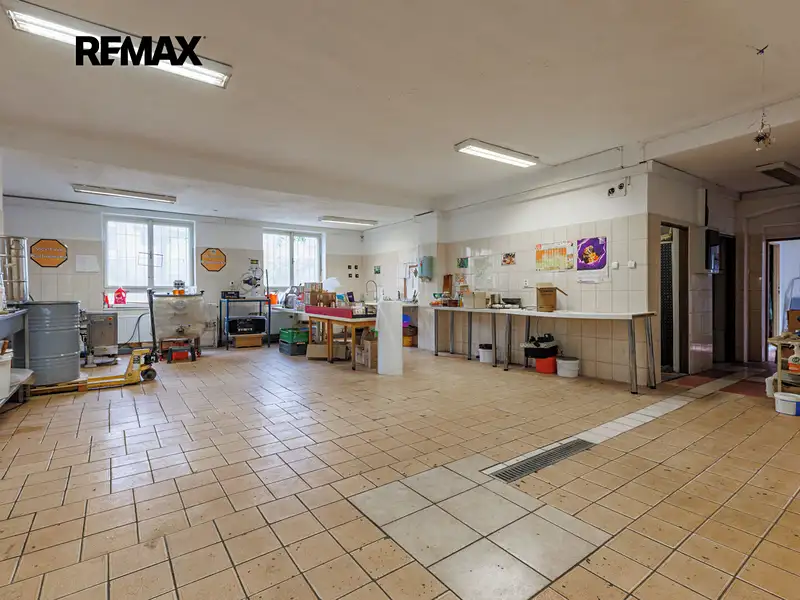 Prodej rodinného domu 251 m², pozemek 294 m², Karlovy Vary – náhled fotky 3