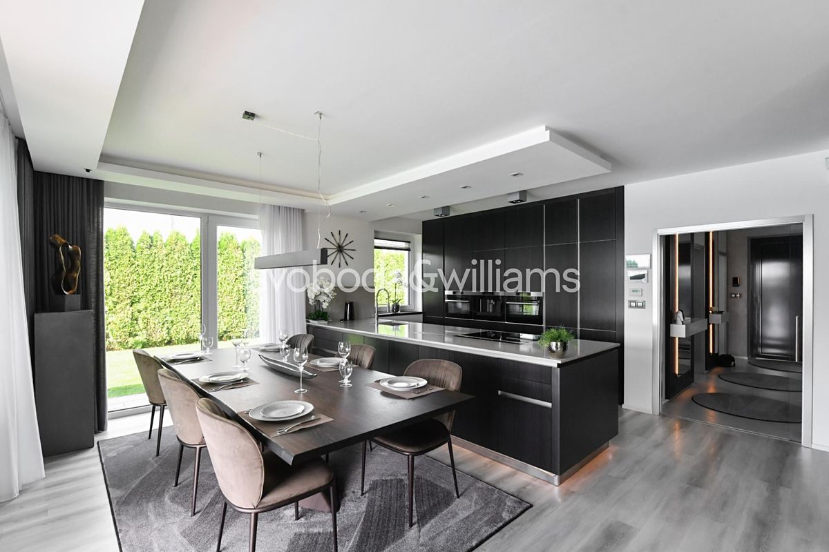 Prodej rodinného domu 238 m², pozemek 913 m² – fotografie 4