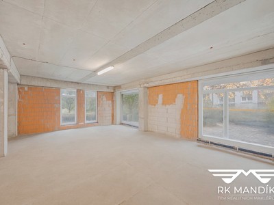 Комерційне приміщення на продаж, 90 м² (2 з 24)