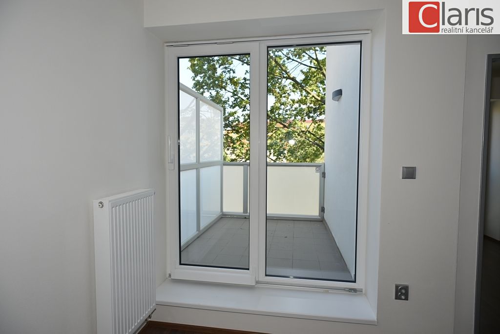 Pronájem bytu 2+kk 56 m² – fotografie 4