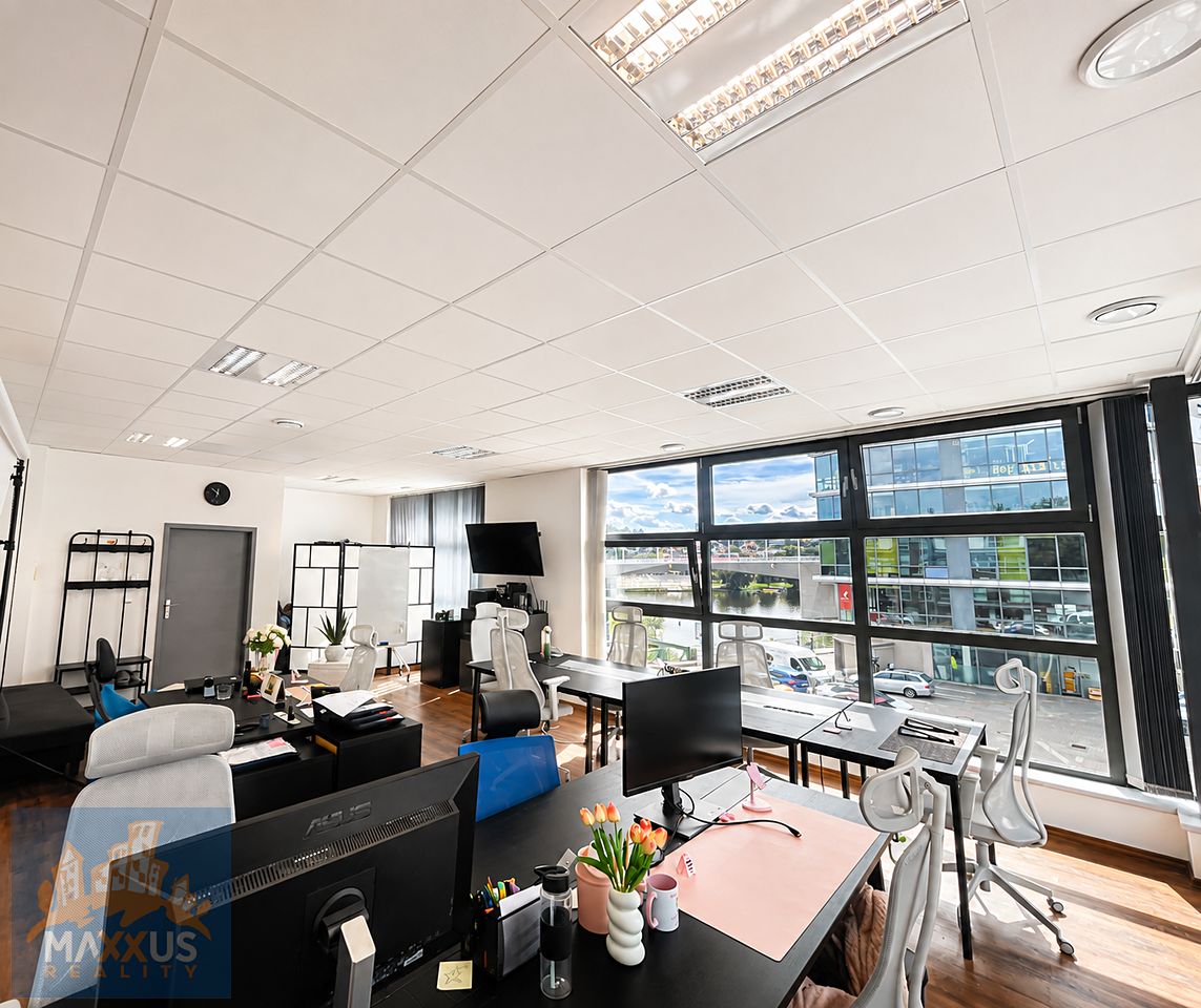 Pronájem kanceláře 52 m² – fotografie 3