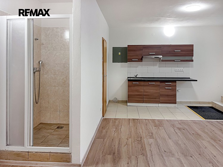 Wohnung 1+kk zum Kauf, 37 m² (8 von 13)