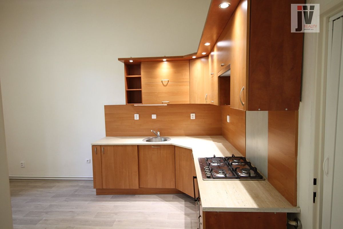 Pronájem bytu 4+1 137 m² – fotografie 2