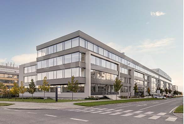 Pronájem kanceláře 456 m²