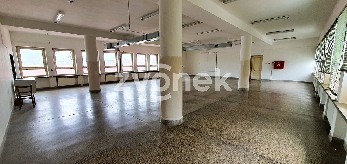 Pronájem obchodního prostoru 212 m² – fotografie 2