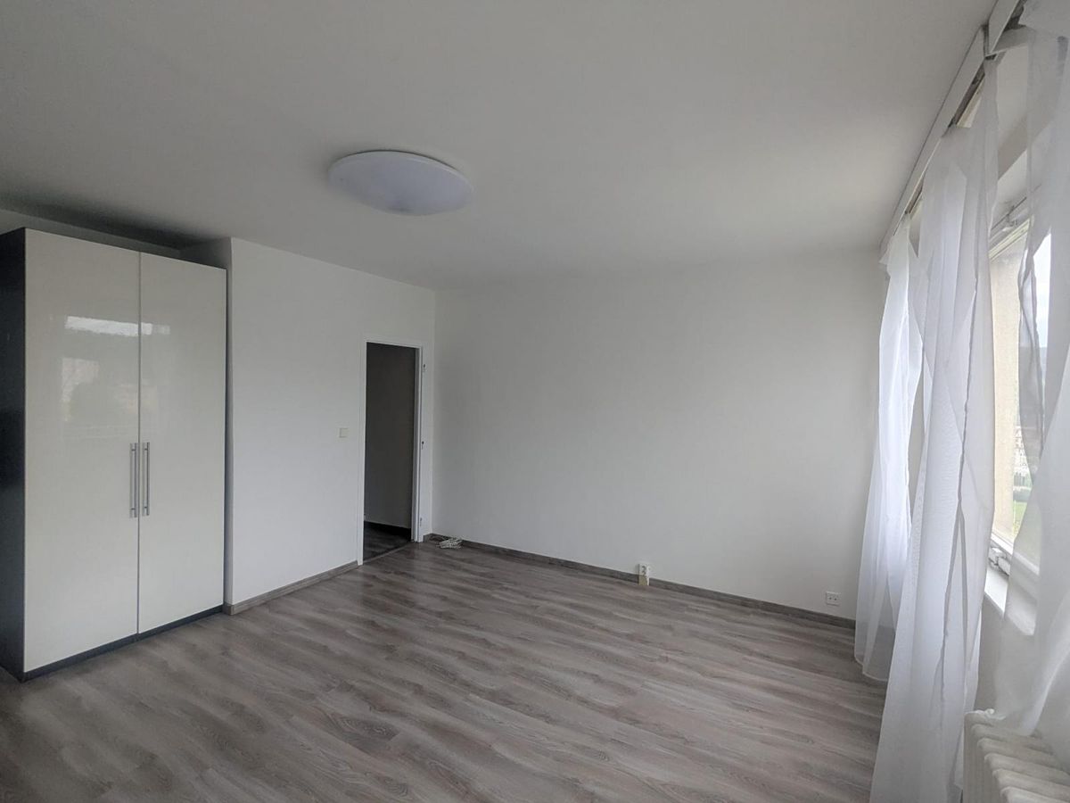 Pronájem bytu 1+kk 31 m² – fotografie 2