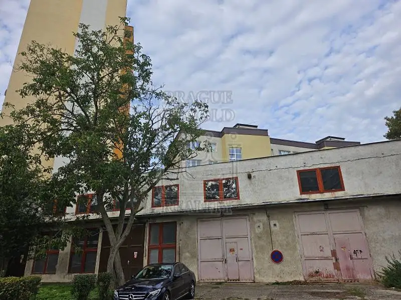 Prodej komerční nemovitosti 574 m², Praha – náhled fotky 2