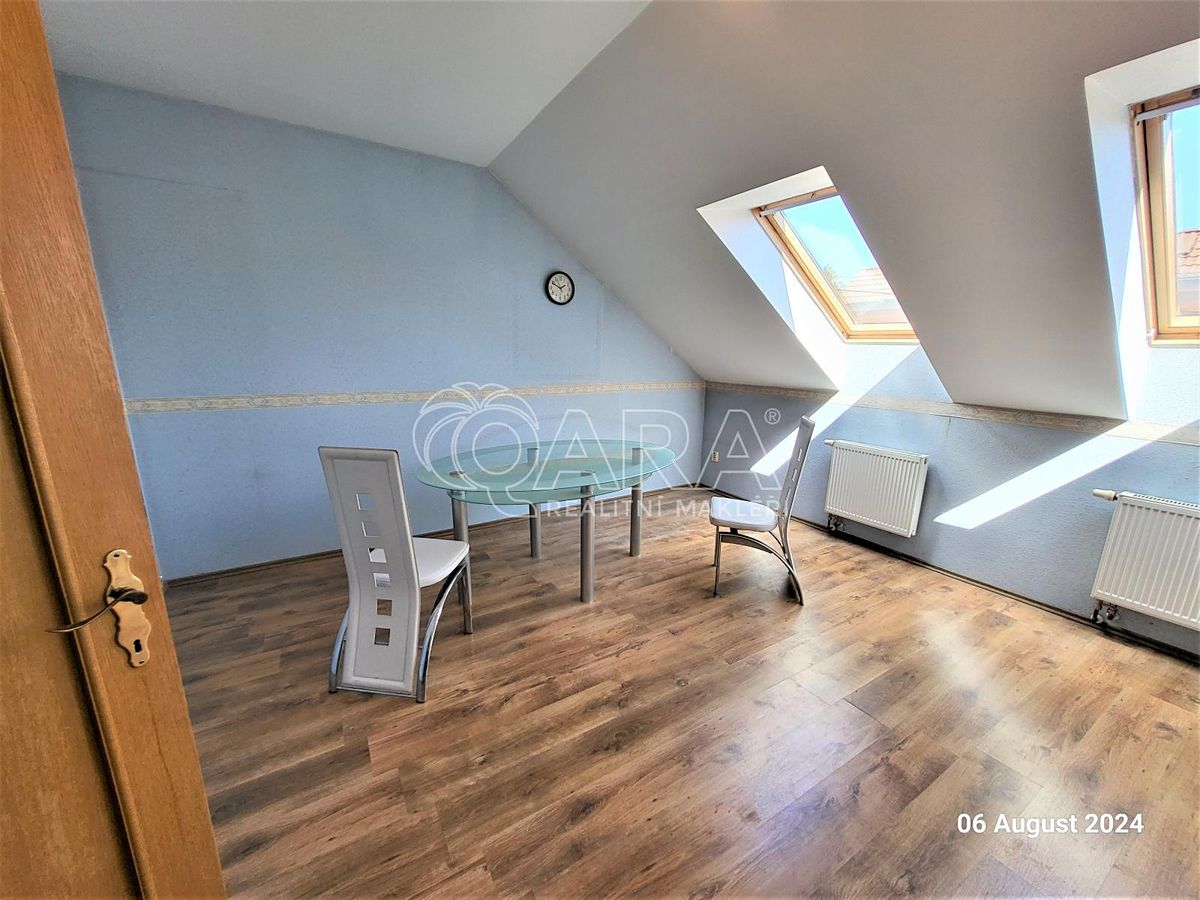 Pronájem bytu 2+1 50 m² – fotografie 3