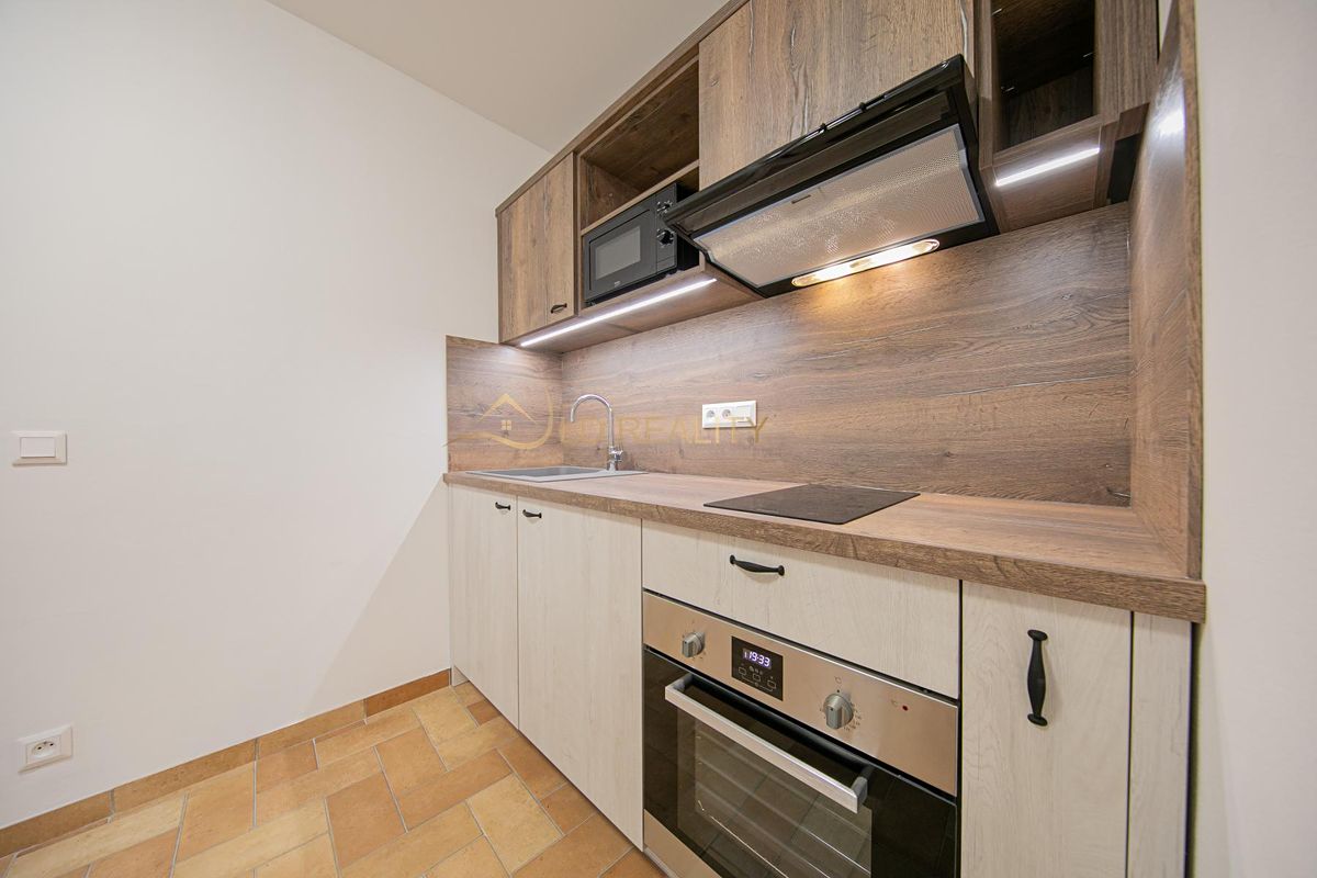 Pronájem bytu 1+1 30 m² – fotografie 2
