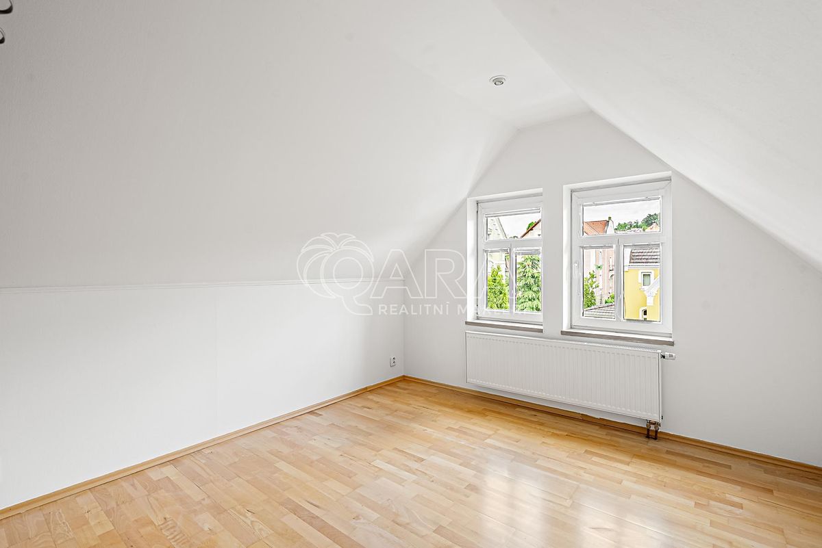 Prodej rodinného domu 343 m², pozemek 744 m² – fotografie 3