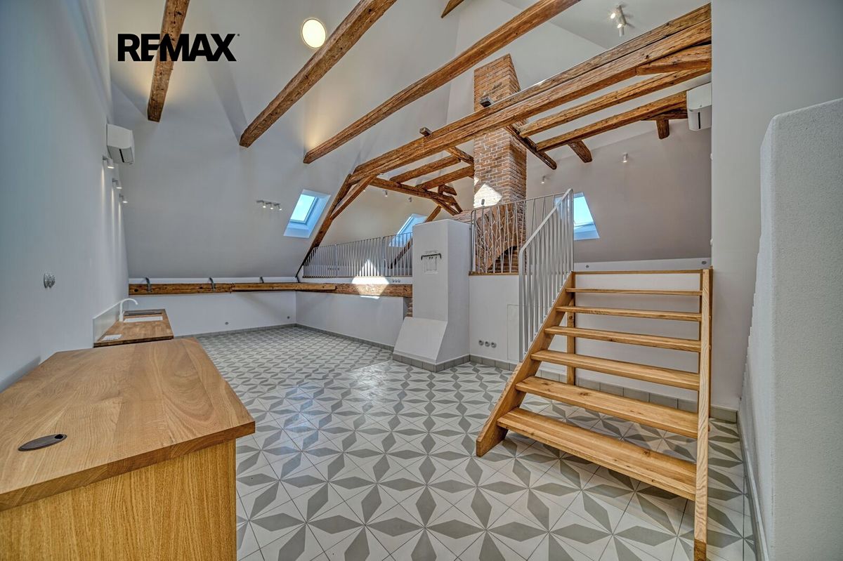 Pronájem bytu atypický 123 m²