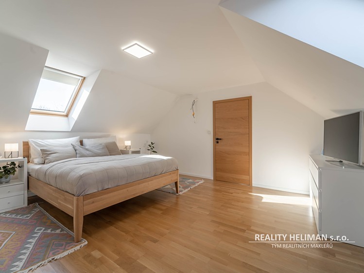 Prodej domu, 260 m² (28 z 56)