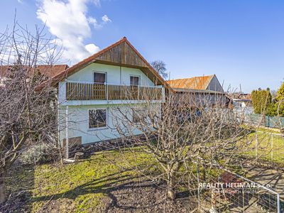 Prodej rodinného domu 293 m², pozemek 775 m²