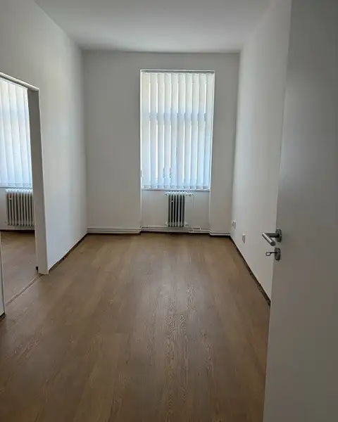 Pronájem kanceláře 98 m², Praha – náhled fotky 3