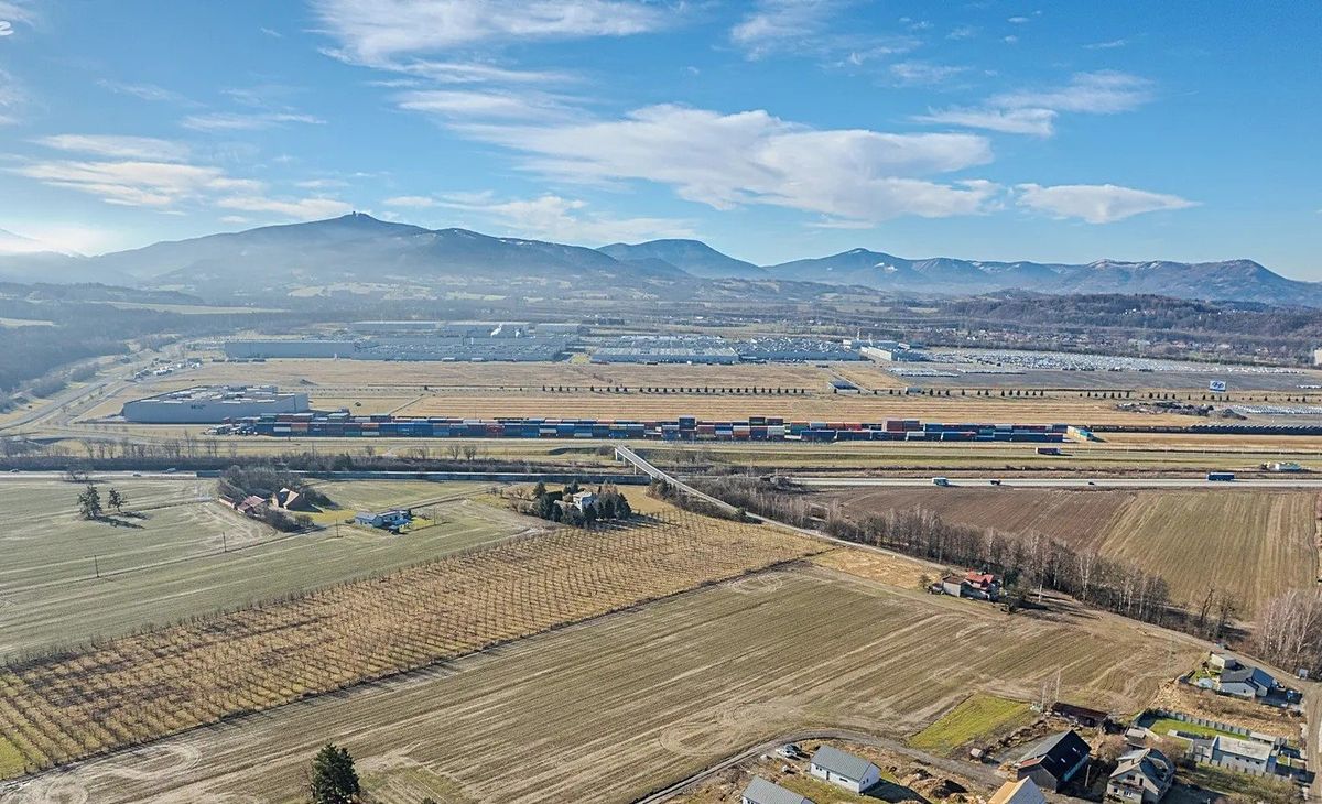 Prodej stavebního pozemku 500 m² – fotografie 3