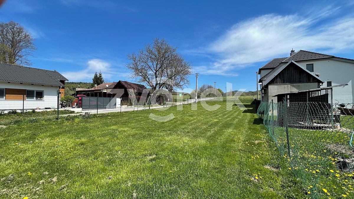 Prodej stavebního pozemku 600 m² – fotografie 3