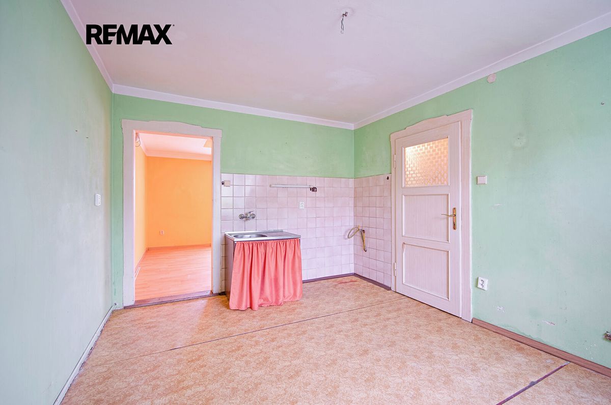 Prodej rodinného domu 160 m², pozemek 344 m² – fotografie 4