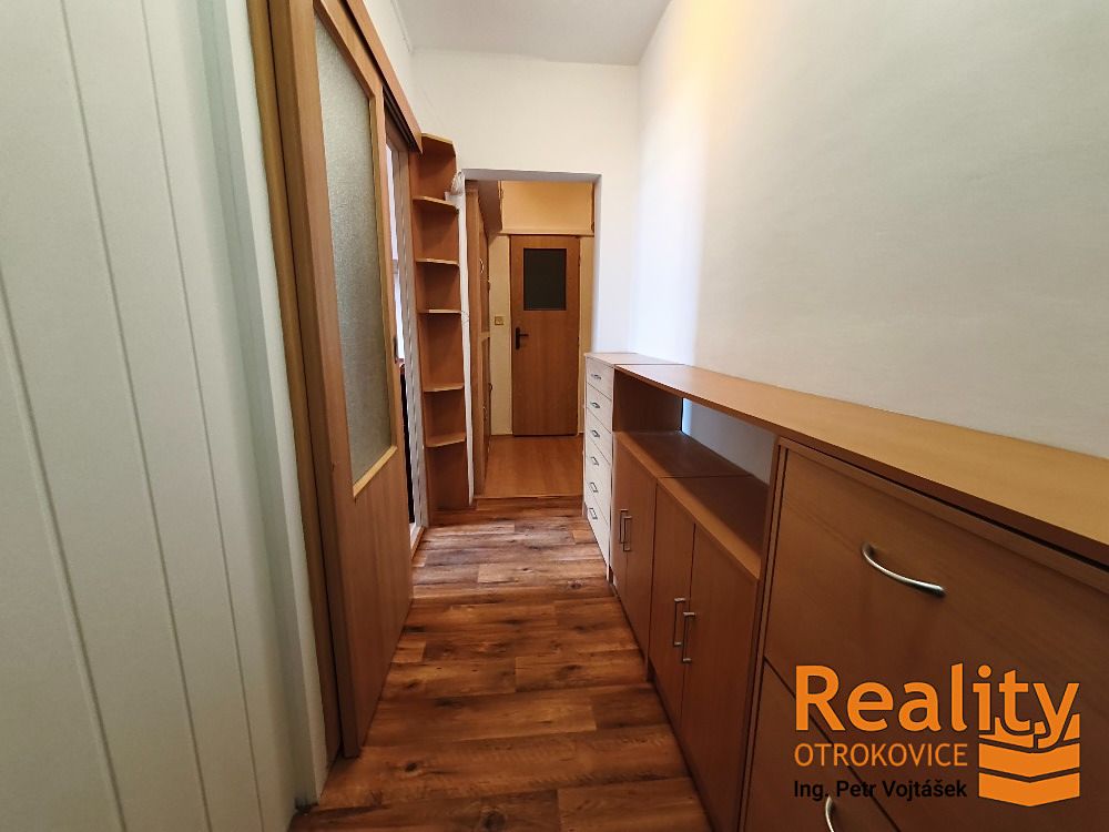 Pronájem bytu 2+1 56 m² – fotografie 2