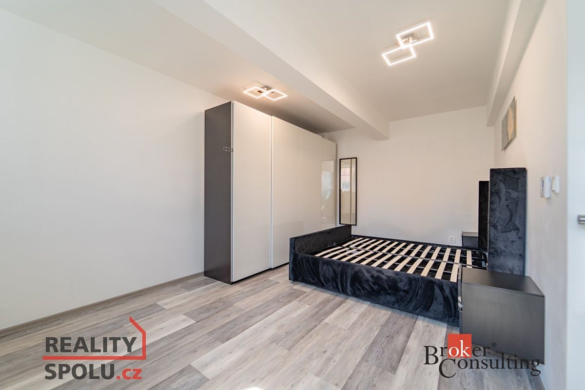 Pronájem bytu 2+kk 55 m² – fotografie 4