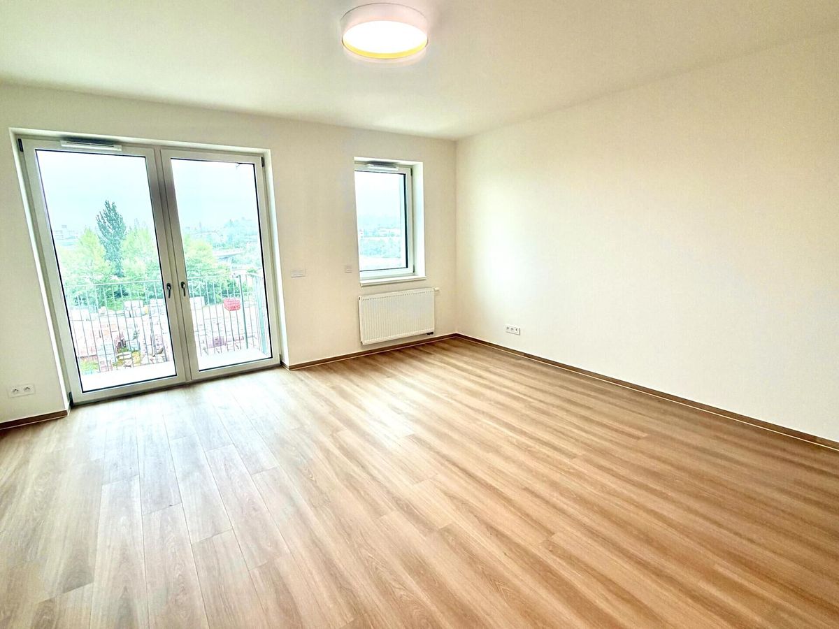 Pronájem bytu 1+kk 35 m² – fotografie 4