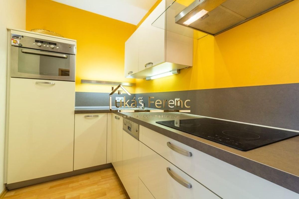 Pronájem bytu 2+kk 53 m² – fotografie 3