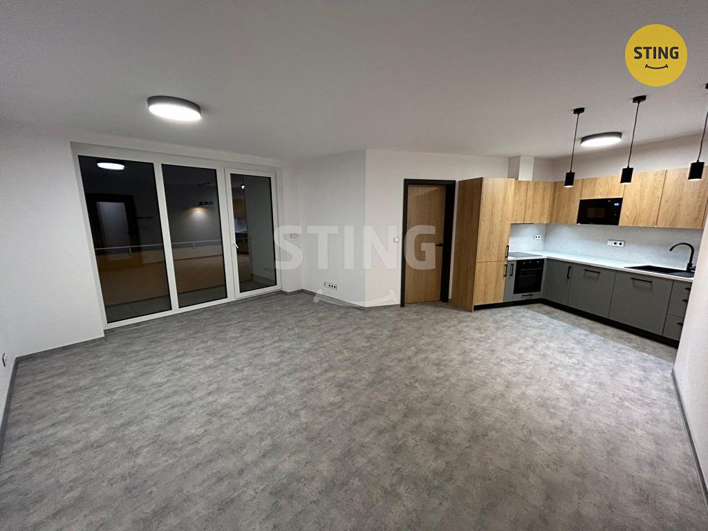 Pronájem bytu 2+kk 56 m² – fotografie 4
