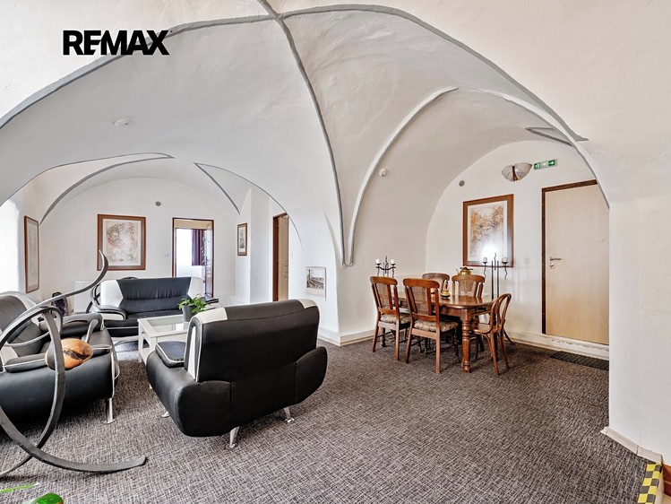 Prodej komerčního prostoru, 266 m² (25 z 39)
