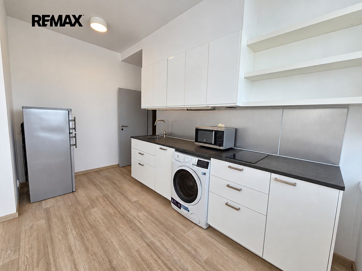Pronájem bytu 1+kk 27 m² – fotografie 4