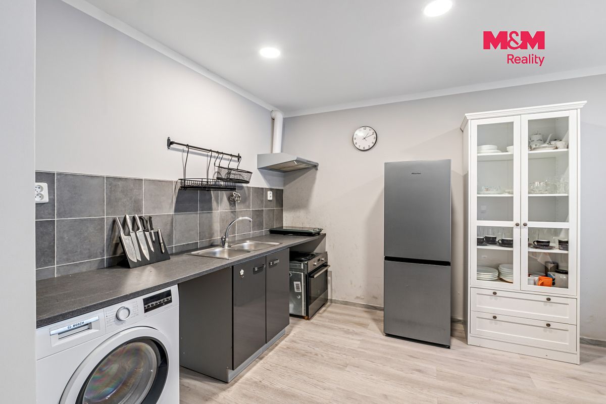 Prodej rodinného domu 140 m², pozemek 375 m² – fotografie 3