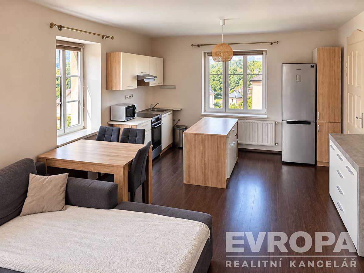 Prodej rodinného domu 138 m², pozemek 812 m² – fotografie 2