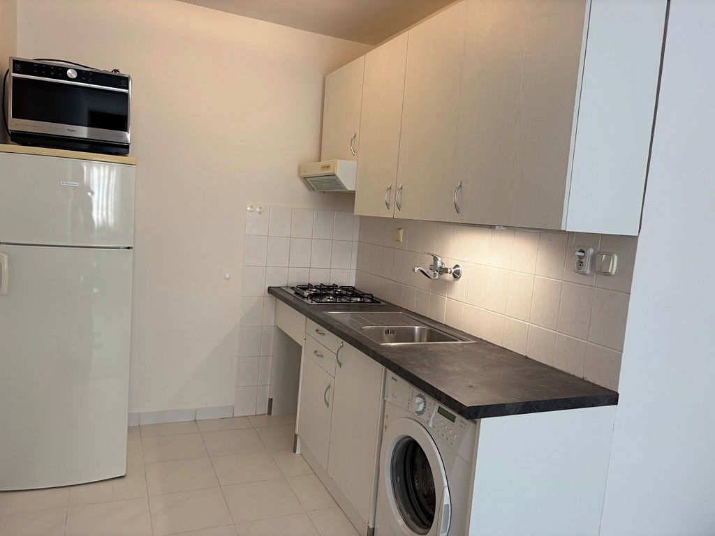 Pronájem bytu 2+kk 40 m² – fotografie 2