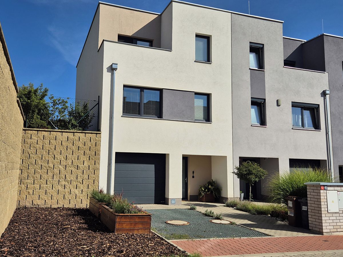 Prodej rodinného domu 156 m², pozemek 296 m²