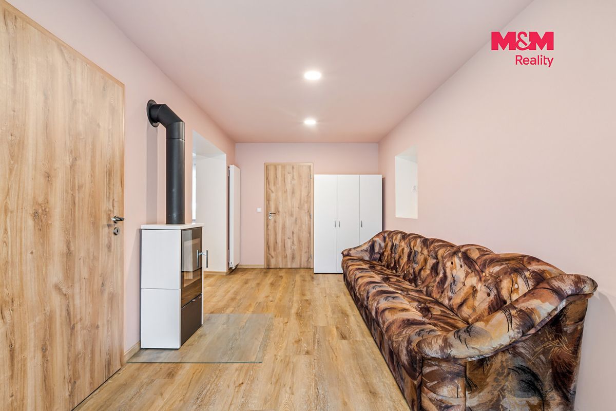 Prodej rodinného domu 140 m², pozemek 375 m² – fotografie 5