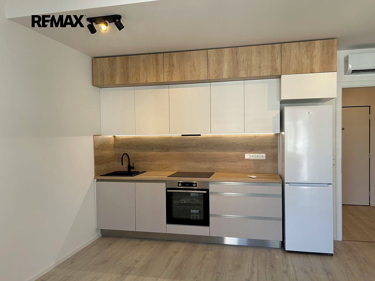 Pronájem bytu 2+kk 60 m² – fotografie 2