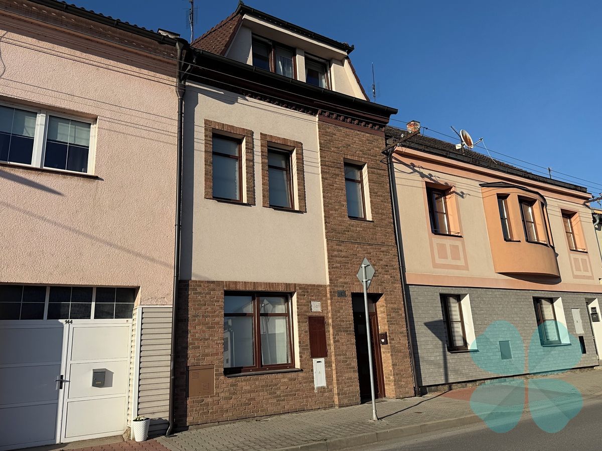 Prodej rodinného domu 220 m², pozemek 449 m²