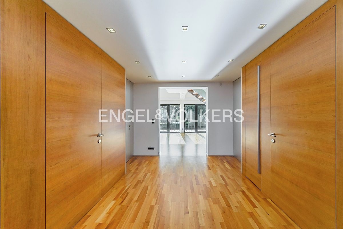 Pronájem bytu 4+kk 175 m² – fotografie 4