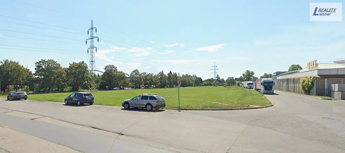 Prodej komerčního pozemku 8990 m²