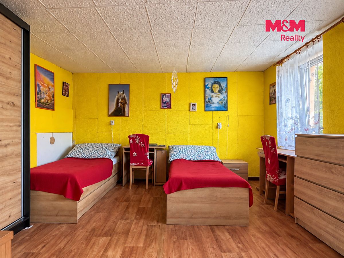 Prodej rodinného domu 90 m², pozemek 988 m² – fotografie 4